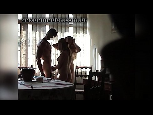 ❤️ Tugann cairde gnéis cuireadh d'fhear ollmhór agus do thriúr in éineacht leis ️❌  Porn álainn  ag ga.credit-assorti.ru ❌️